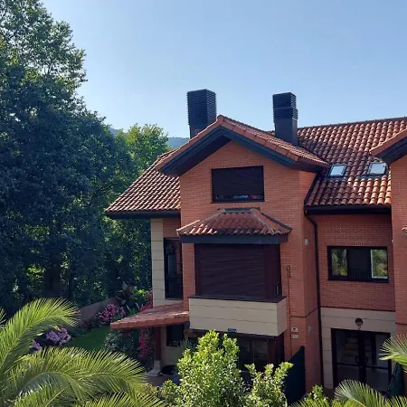 Casa Torre De Guriezo El Puente (Cantabria)