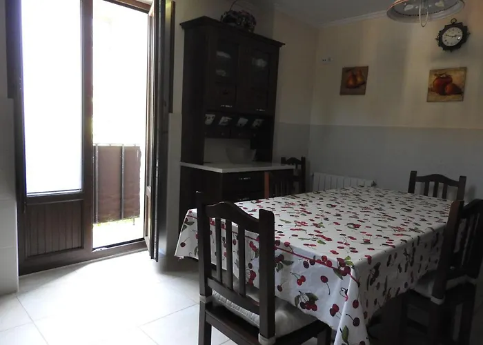 Casa Torre De Guriezo El Puente (Cantabria)